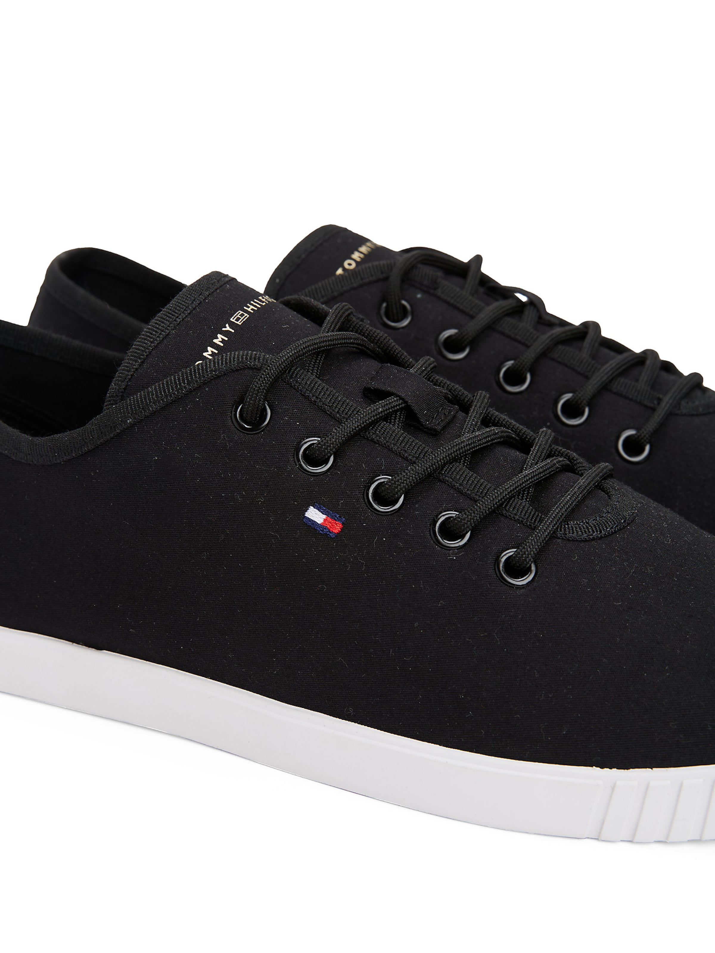 Sneaker bassa di TOMMY HILFIGER in nero