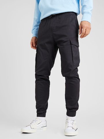 QS Slim fit Cargo Pants in Grey: front