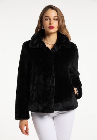 faina Winter Jacket in Black: front