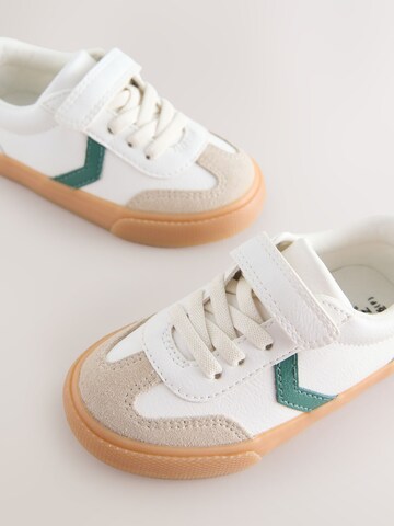 Next Кроссовки в Белый