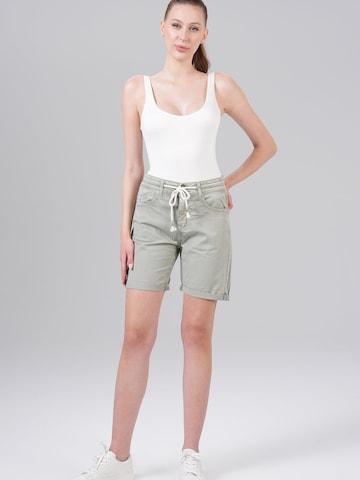 M.O.D MIRACLE OF DENIM Regular Trousers in Green: front