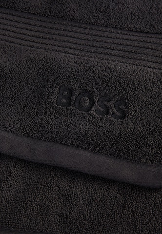BOSS Home Shower Towel 'LOFT' in Black: front