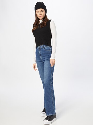 Dr. Denim Bootcut Jeans in Blau