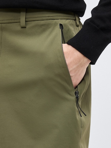 BOSS Regular Shorts 'Spirit70' in Grün