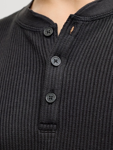 JACK & JONES Bluser & t-shirts i sort