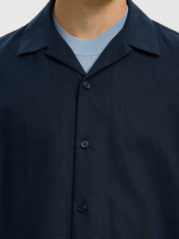 SELECTED Comfort Fit Skjorte 'SLHClay' i blå