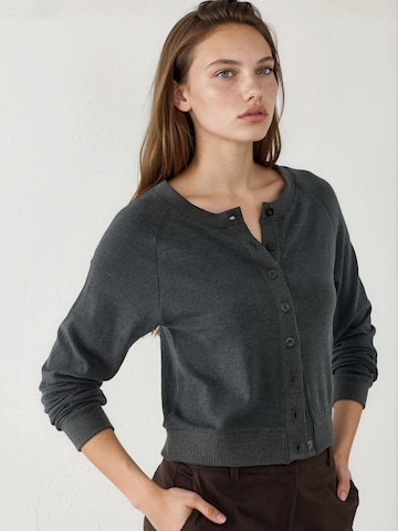 Cardigan Busem en gris : devant