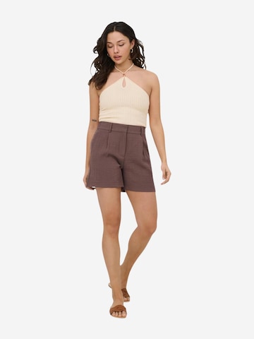 regular Pantaloni 'Onlita Hw Linen Look Shorts Tlr 15370279' di ONLY in marrone