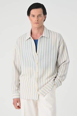 Antioch Regular fit Button Up Shirt in Blue: front