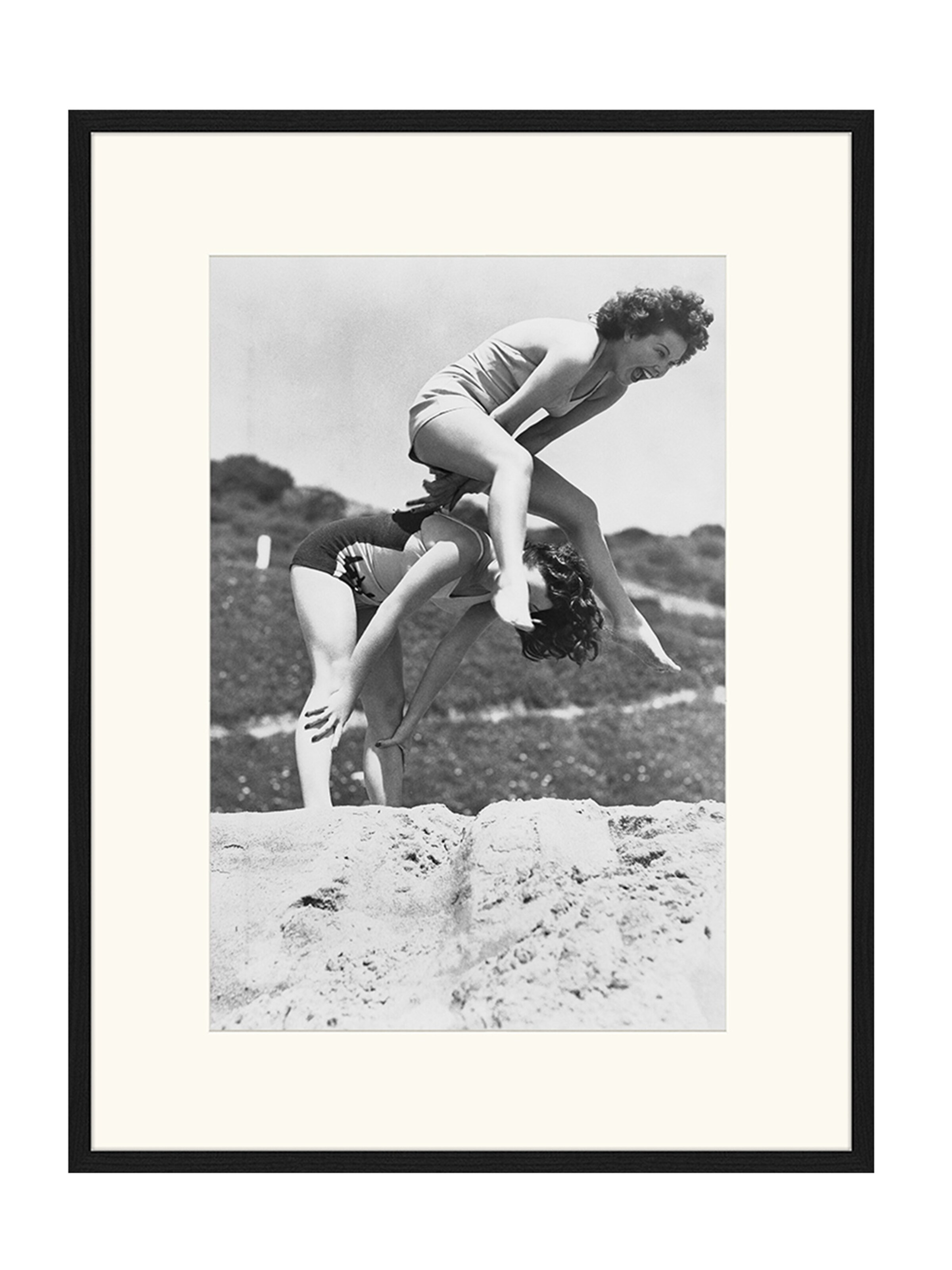 Liv Corday Image 'Beach Playing' in Black: front