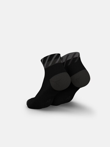 INCYLENCE Athletic Socks 'DISRUPTS SHORT' in Black