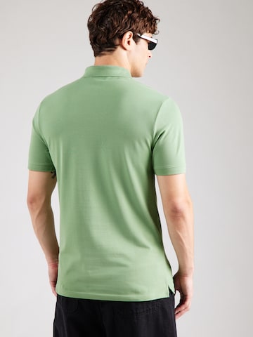 Lyle & Scott Тениска в зелено: отзад