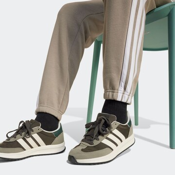ADIDAS SPORTSWEAR Tapered Sporthose 'Essentials' in Beige