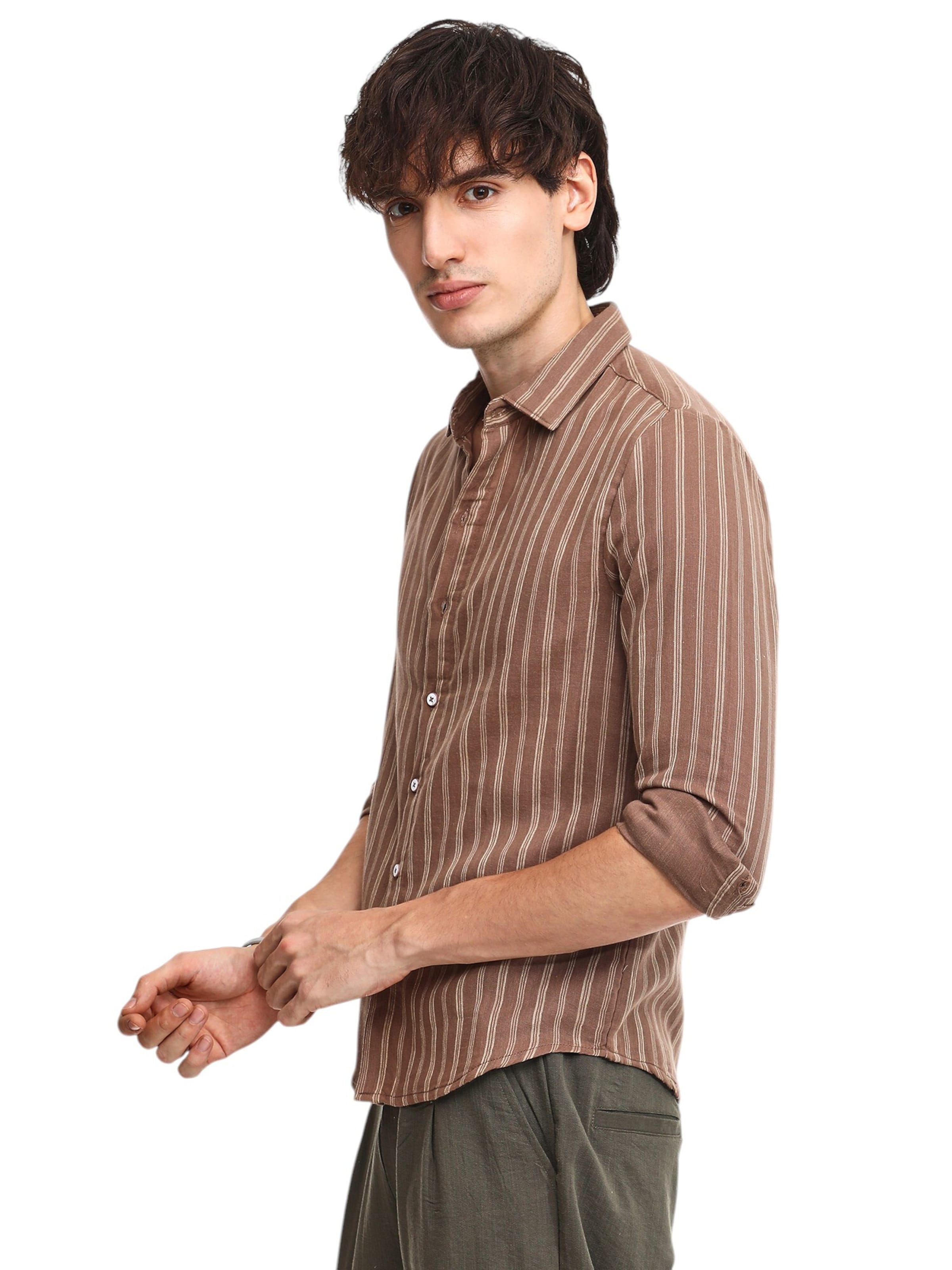 Campus Sutra Regularny krój Koszula ' Wilfreda ' w kolorze brązowy