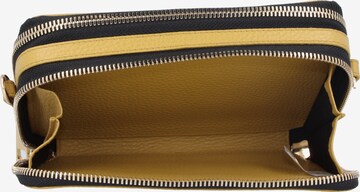 La Martina Clutch in Geel