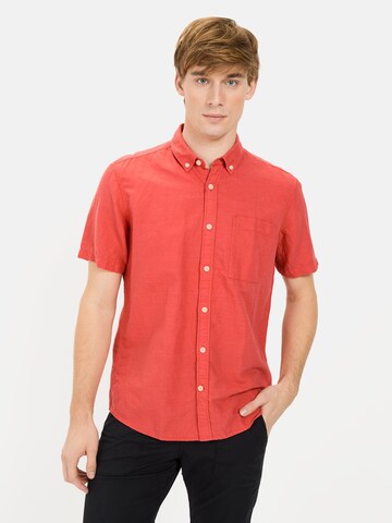 CAMEL ACTIVE Regular Fit Kurzarmhemd aus einem Baumwoll-Leinenmix in Rot: Vorderseite