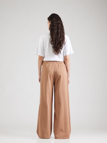 Wide leg Pantaloni 'Penni' di Elias Rumelis in marrone