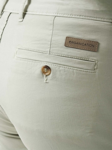 Organication Slimfit Shorts in Grau