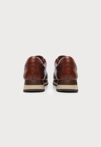 Baskets basses JANA en marron