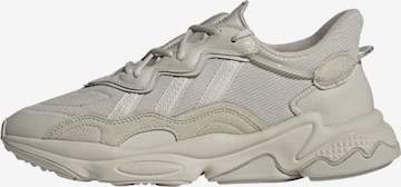 Chaussure de course 'Ozweego' ADIDAS ORIGINALS en gris : devant