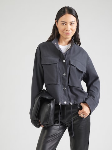 Veste mi-saison 'ONLDUNE' ONLY en gris : devant