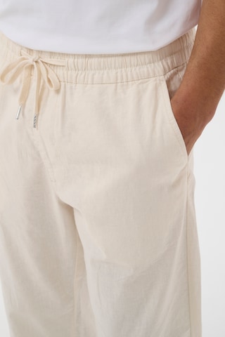 Regular Pantalon chino 'Linen' Matinique en blanc