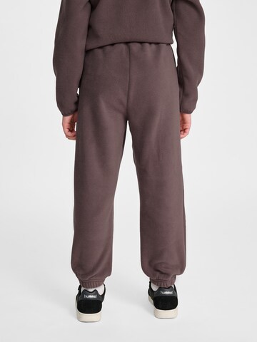 Hummel Tapered Broek in Bruin