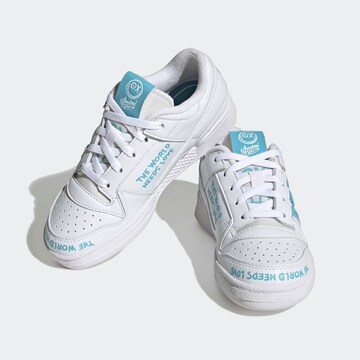 Baskets ADIDAS ORIGINALS en blanc