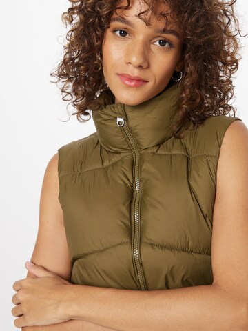 VERO MODA - Chaleco 'Uppsala' en verde