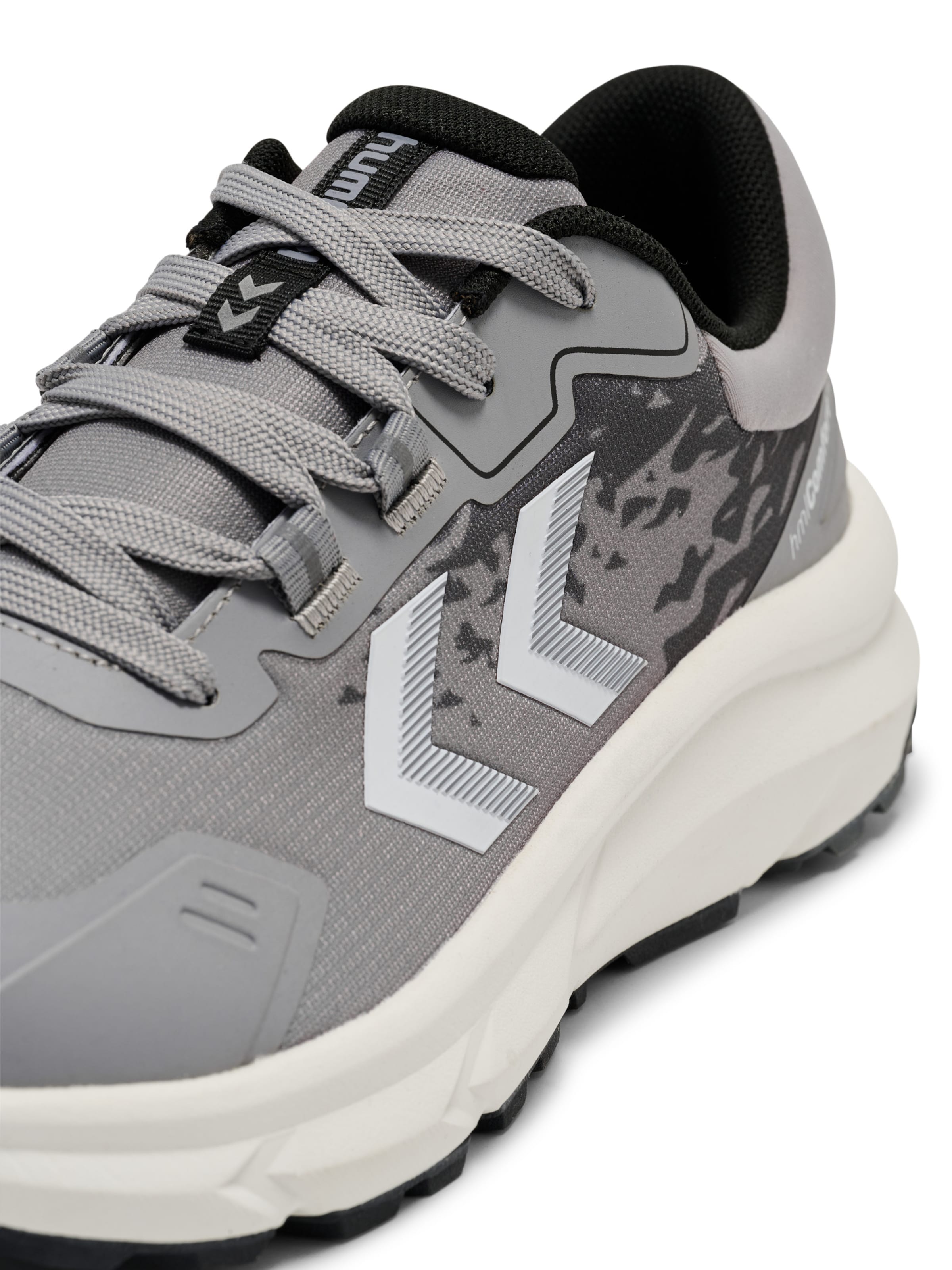 Hummel Platform trainers in Grey