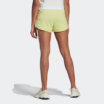 ADIDAS ORIGINALS Regular Shorts in Gelb