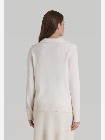 MAERZ Muenchen Sweater in White: back