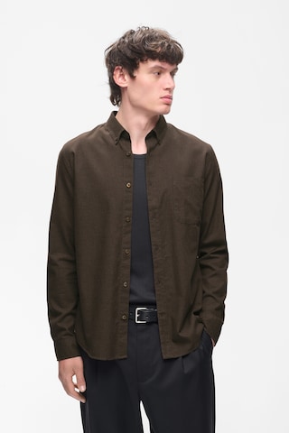 Coupe slim Chemise 'Trostol' Matinique en marron : devant