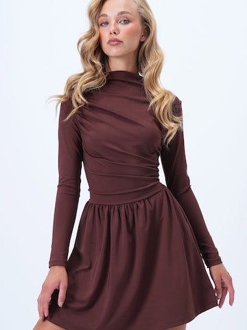 Trend Alaçatı Stili Šaty - Hnedá
