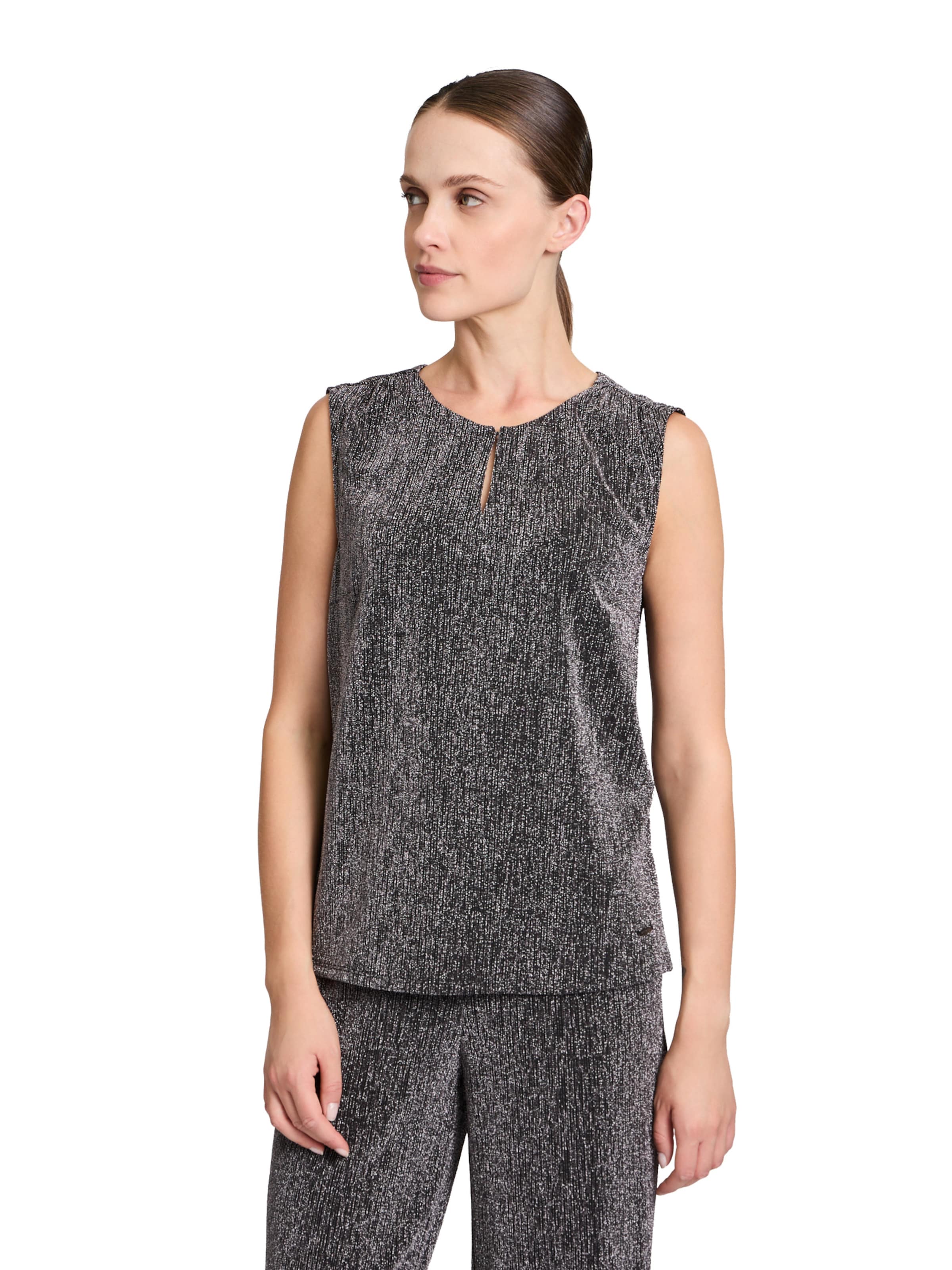 Betty & Co Blouse in Black: front