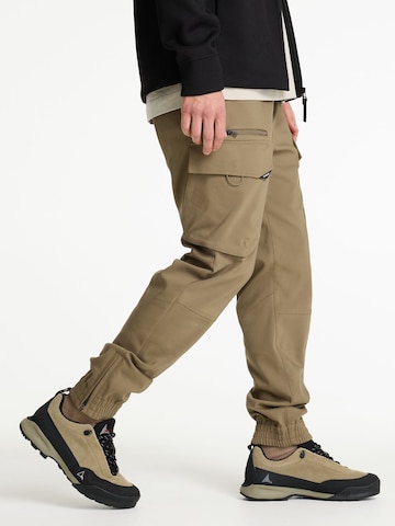 Regular Pantalon cargo 'Rift Flow' CHASIN' en beige