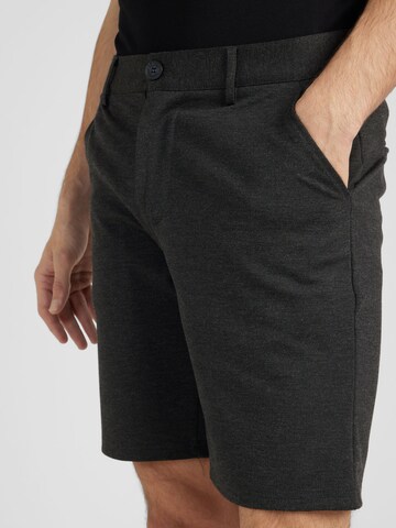 BLEND Regular Shorts in Grau