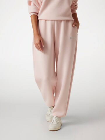 GUESS Tapered Hose in Pink: Vorderseite