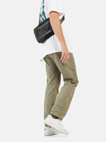 CAMEL ACTIVE Loosefit Leichte Chino im Relaxed Fit in Grün