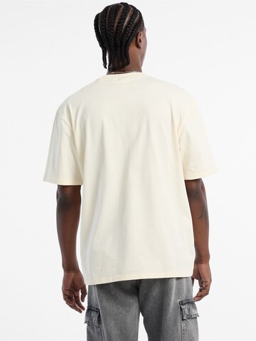 GUESS Originals T-Shirt 'Go Striker' in Beige