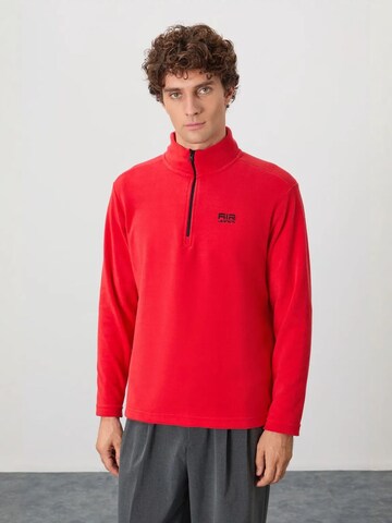 Tommy Life Sweater in Red