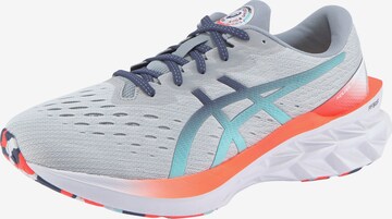 ASICS Laufschuh 'Novablast 2' in Grau: predná strana