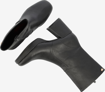 Botine 'Kiwi' de la MEXX pe negru