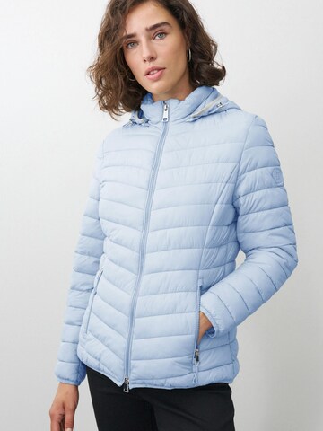 ONUA Between-Season Jacket 'Daylight' in Blue