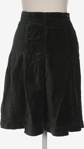 Turnover Skirt in M in Green: front