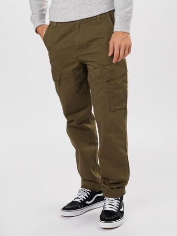 Regular Pantalon cargo LEVI'S ® en vert : devant