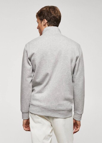 MANGO MAN Sweatshirt 'Winny' in Grau