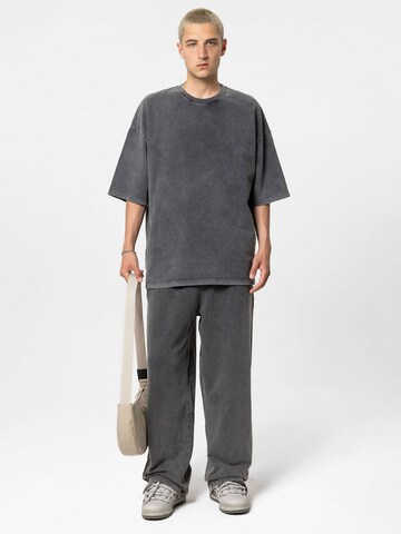 VAMOS CLO Loose fit Trousers in Black: front