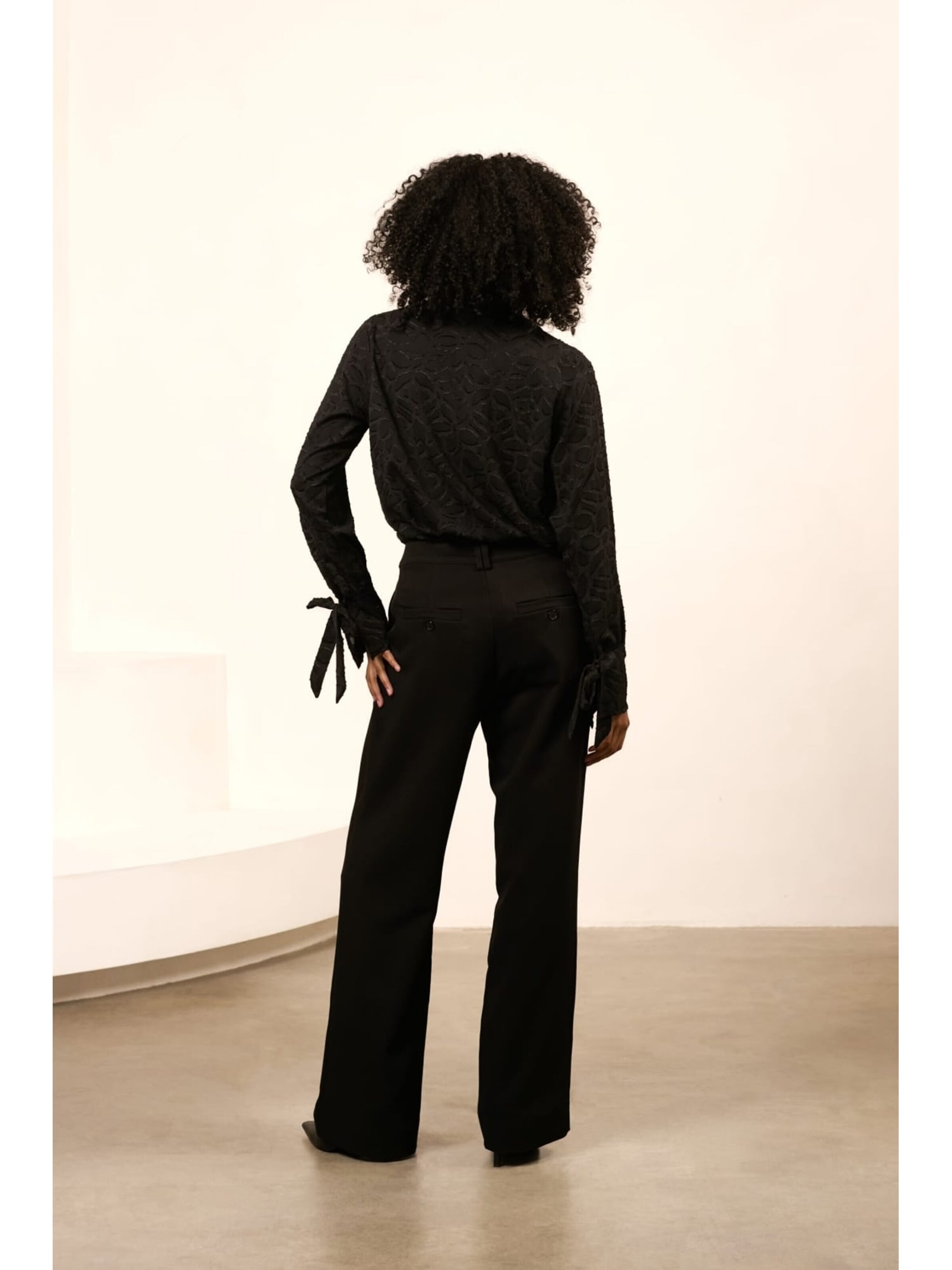 LOFTY MANNER Blouse 'QK08.1 - Blouse Mette' in Zwart