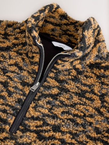 Next Sweter w kolorze brązowy